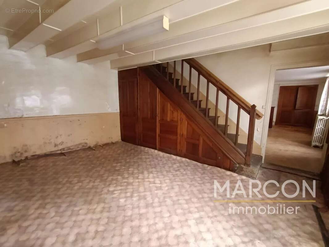 Maison à SAINT-SULPICE-LES-CHAMPS