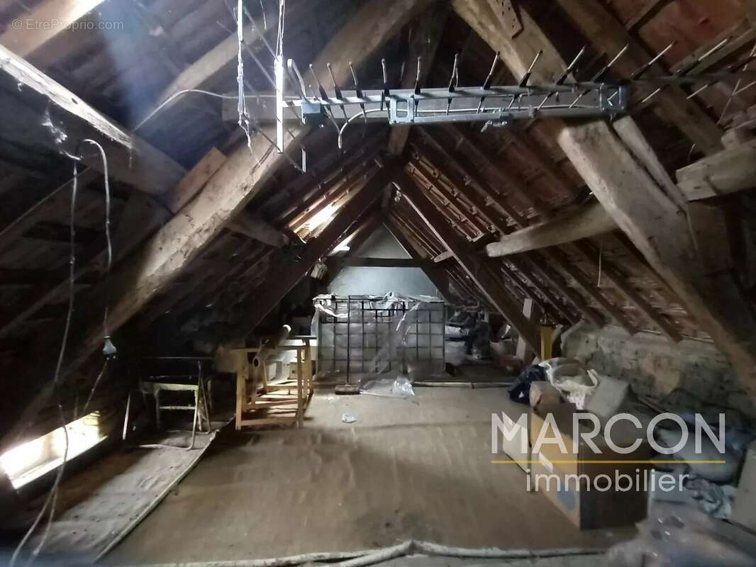 Maison à SAINT-SULPICE-LES-CHAMPS