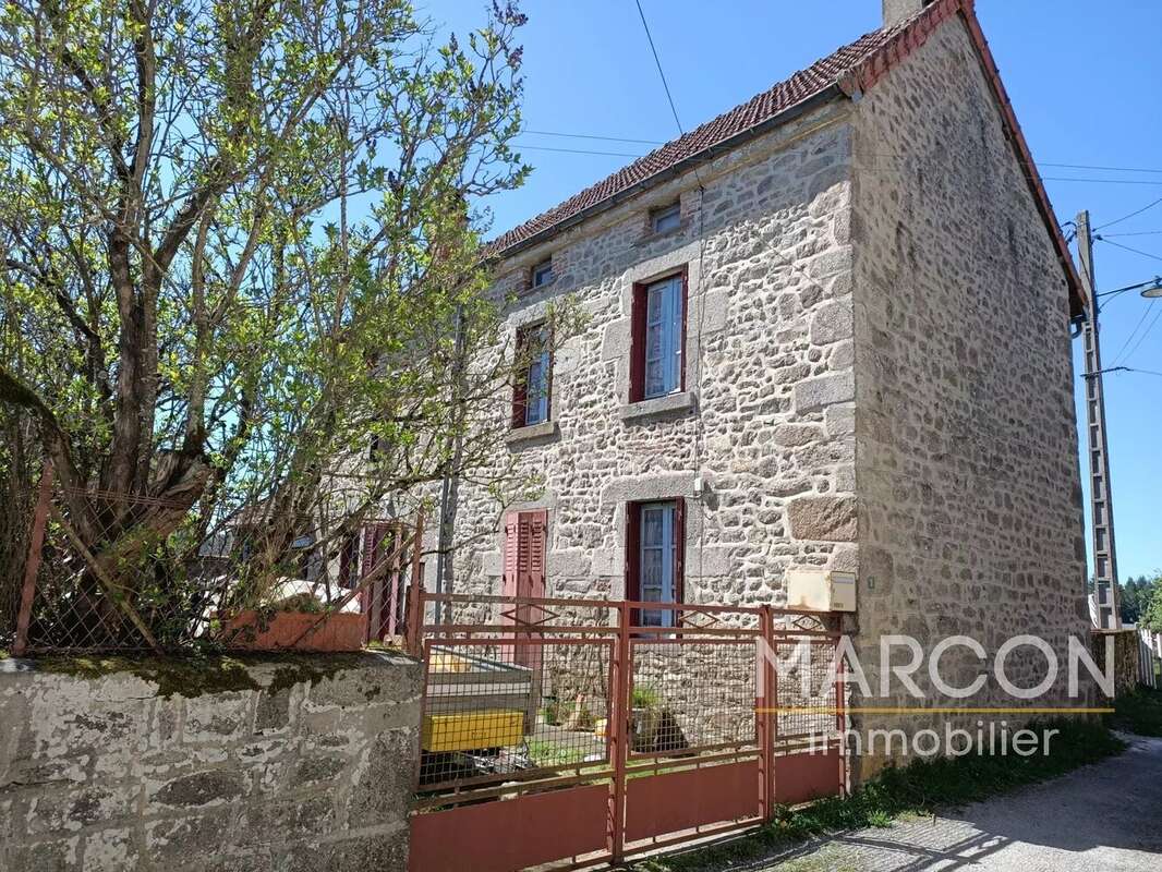 Maison à SAINT-SULPICE-LES-CHAMPS