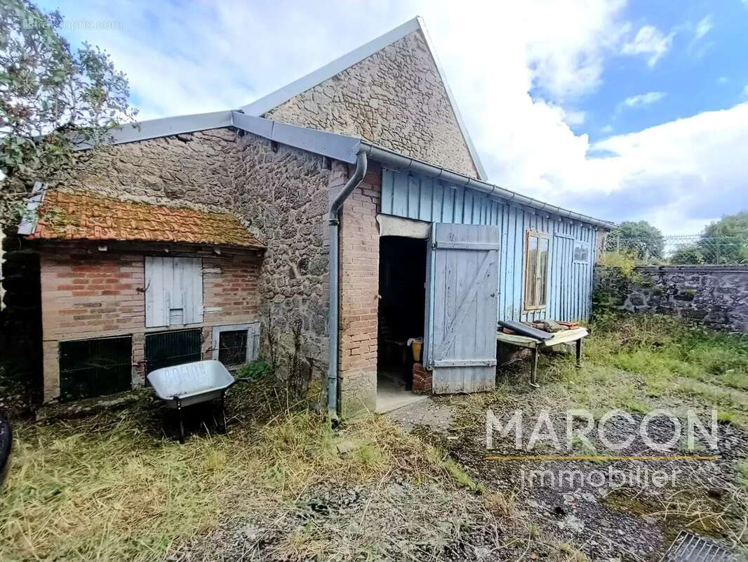 Maison à SAINT-SULPICE-LES-CHAMPS
