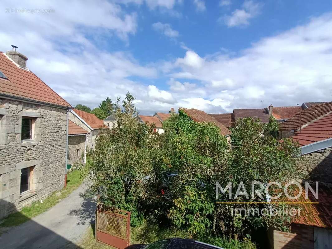 Maison à SAINT-SULPICE-LES-CHAMPS