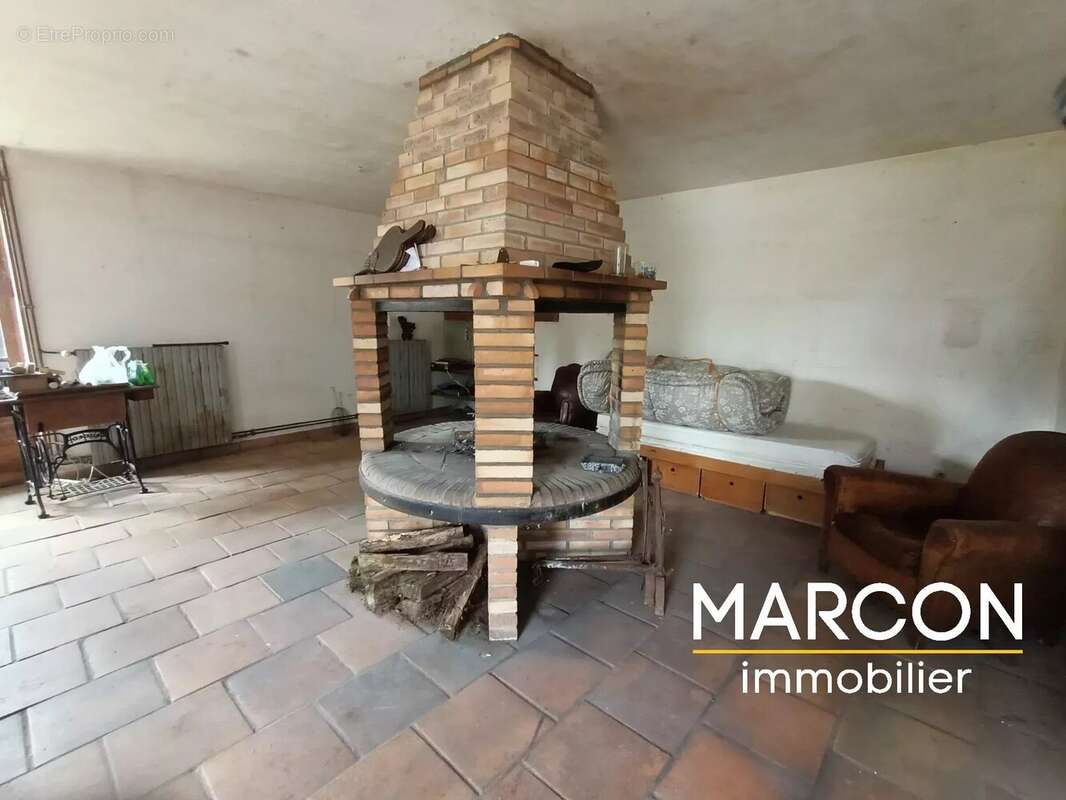 Maison à SAINT-MEDARD-LA-ROCHETTE