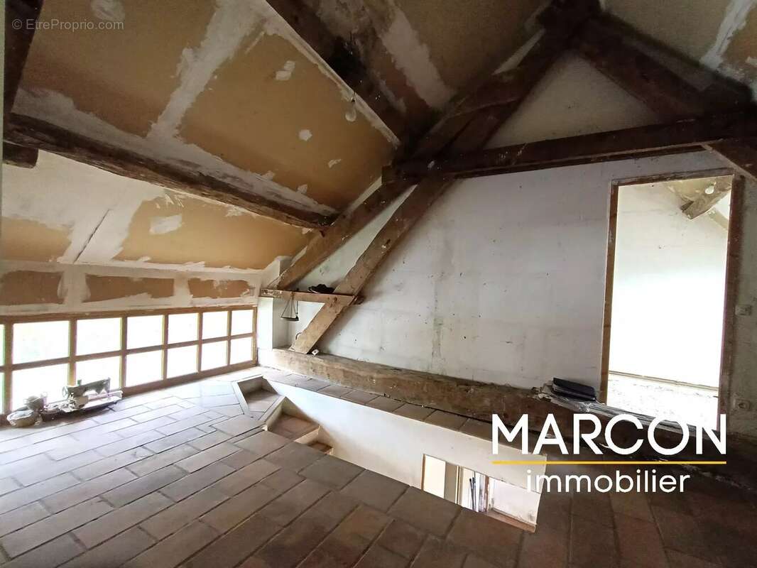 Maison à SAINT-MEDARD-LA-ROCHETTE