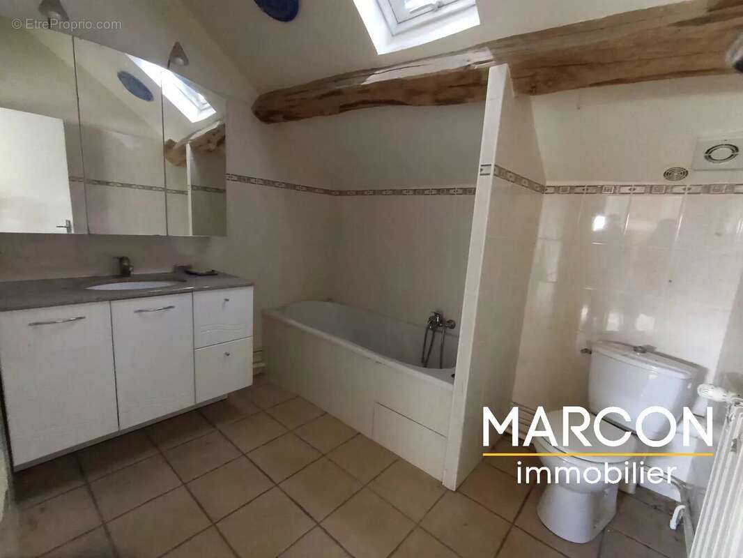 Maison à SAINT-MEDARD-LA-ROCHETTE