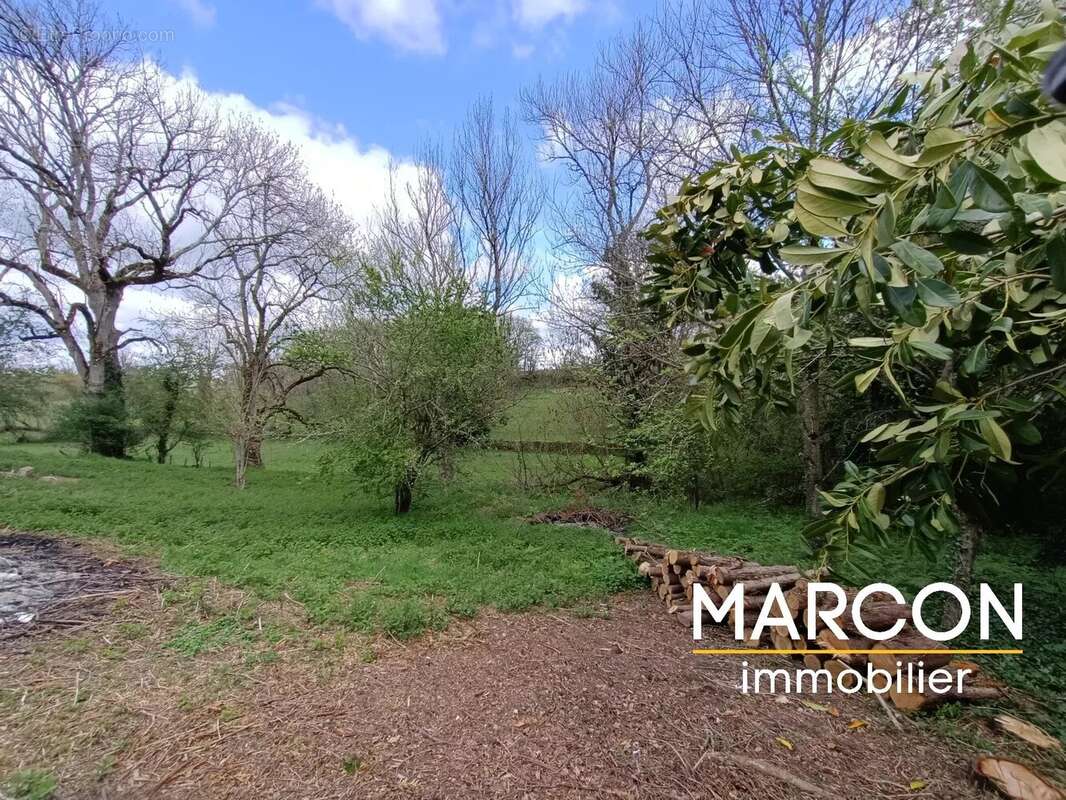 Maison à SAINT-MEDARD-LA-ROCHETTE