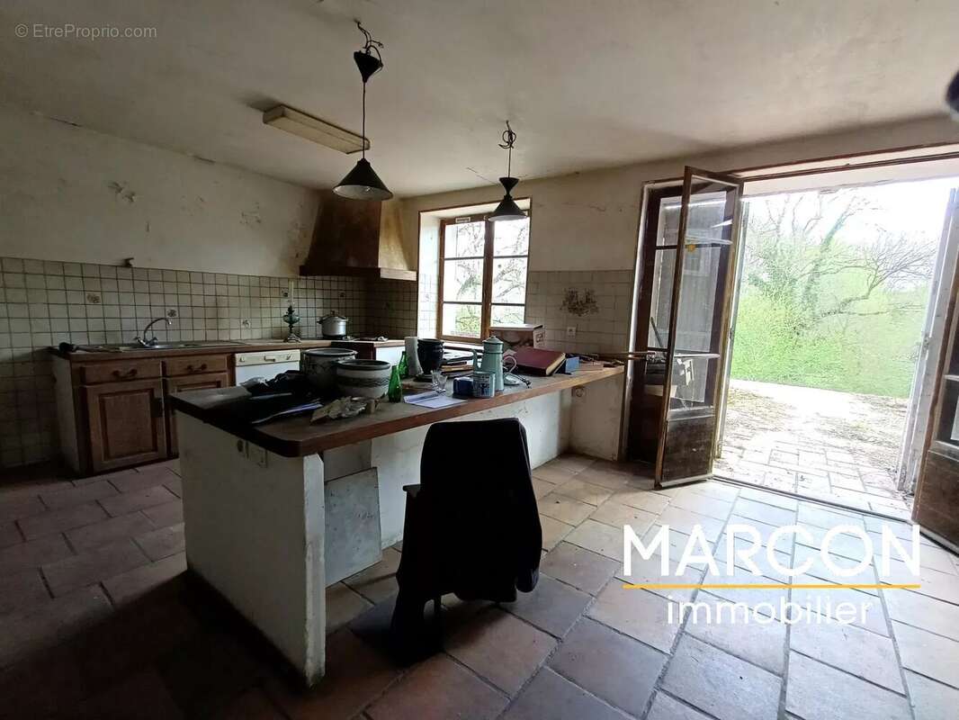 Maison à SAINT-MEDARD-LA-ROCHETTE