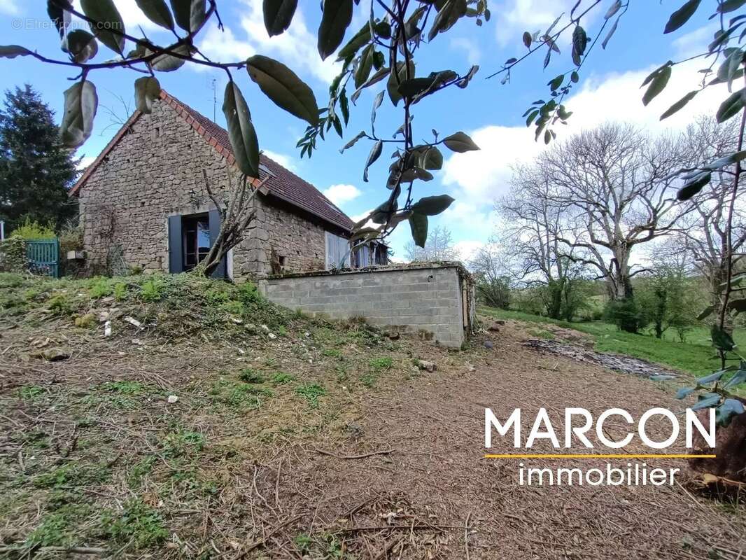 Maison à SAINT-MEDARD-LA-ROCHETTE