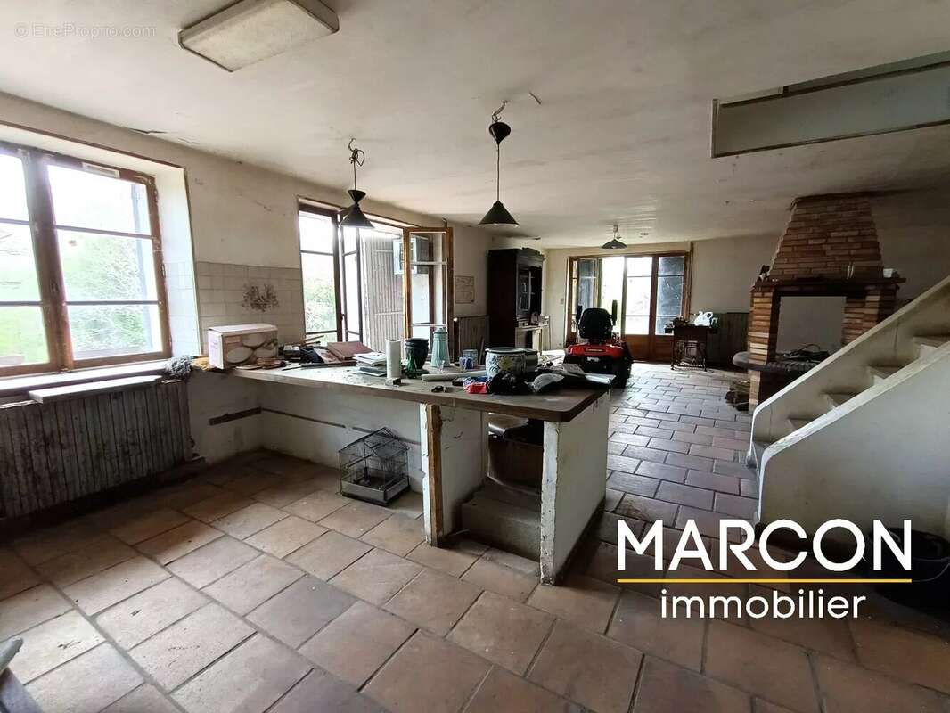 Maison à SAINT-MEDARD-LA-ROCHETTE