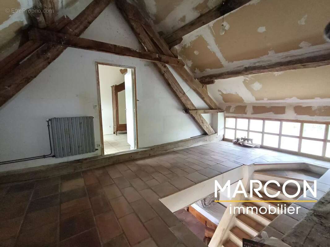 Maison à SAINT-MEDARD-LA-ROCHETTE