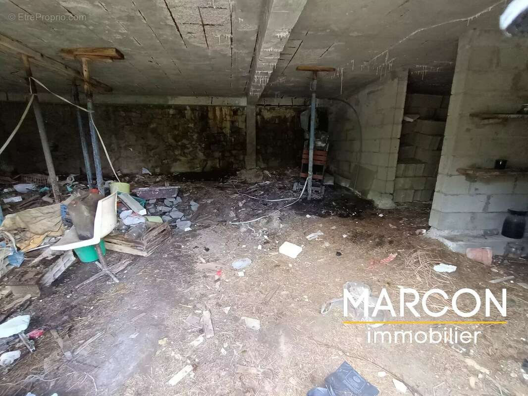 Maison à SAINT-MEDARD-LA-ROCHETTE