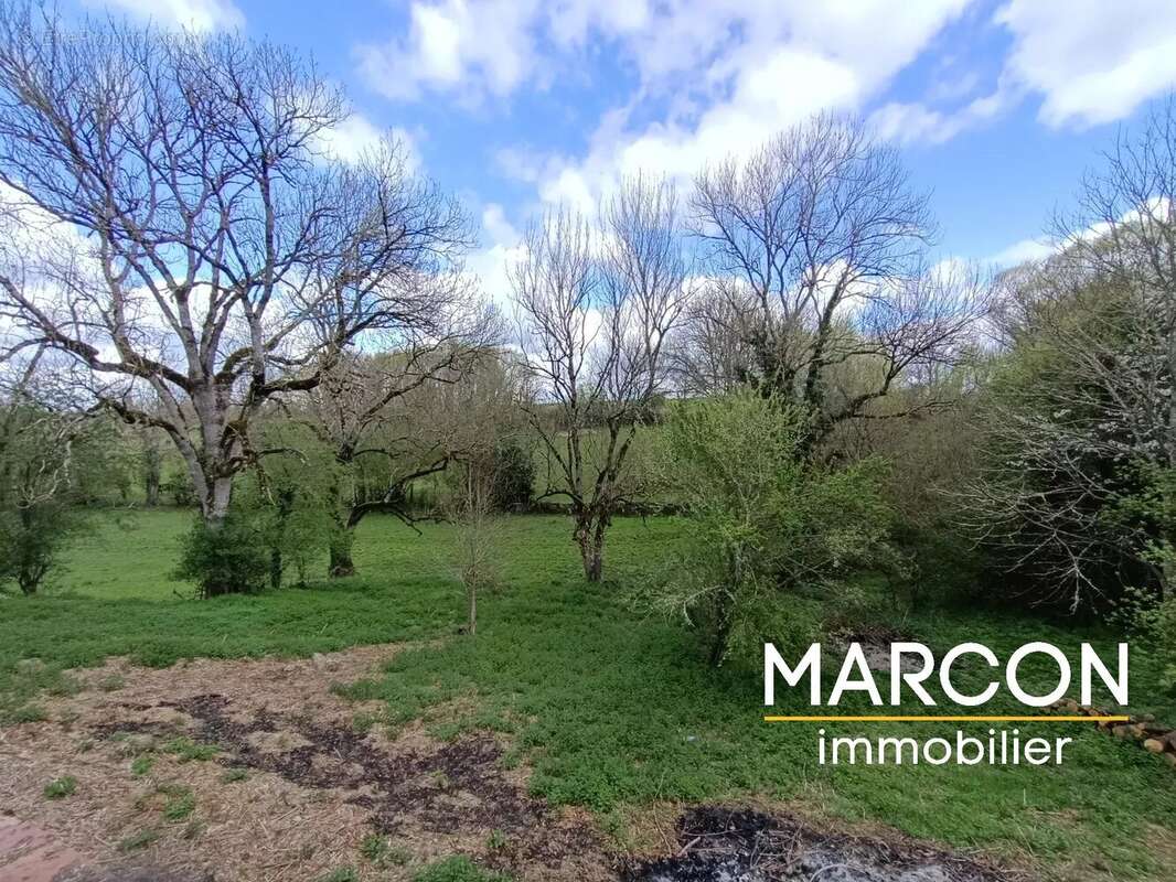 Maison à SAINT-MEDARD-LA-ROCHETTE