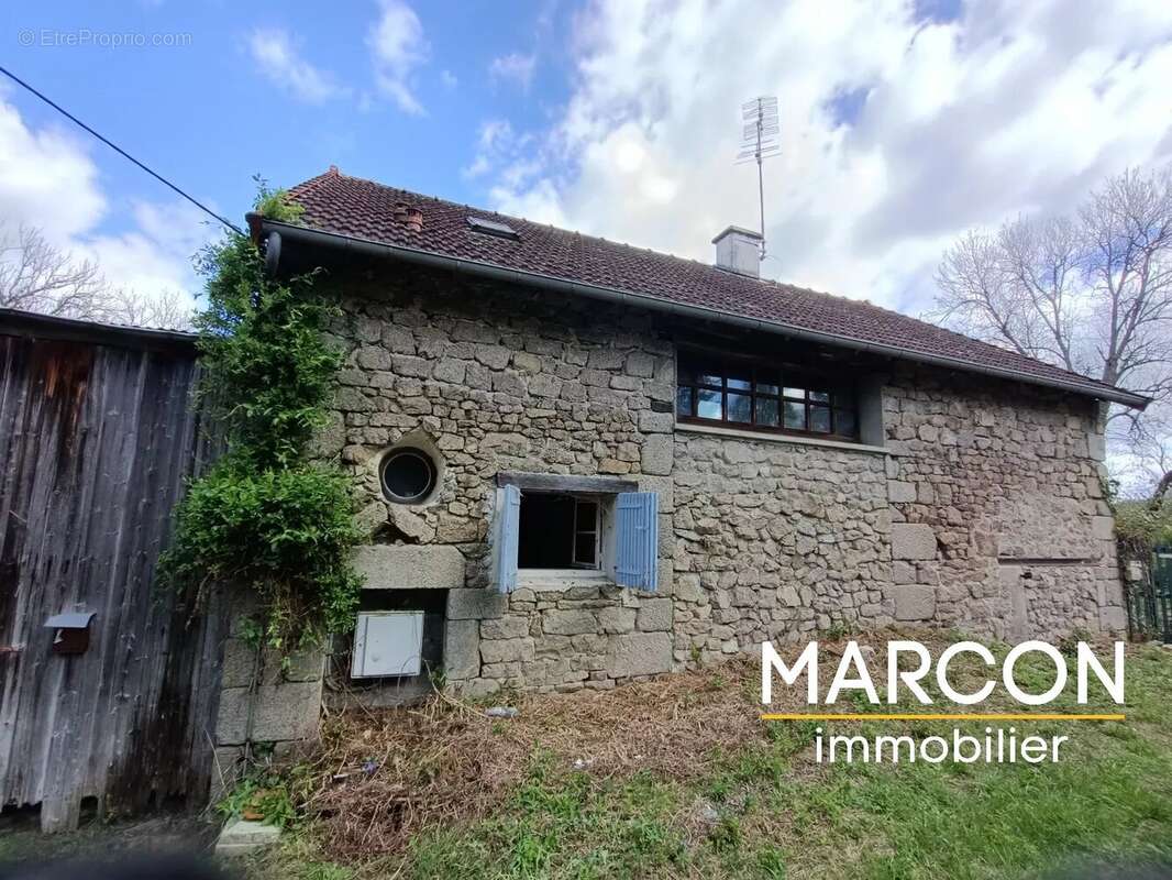 Maison à SAINT-MEDARD-LA-ROCHETTE