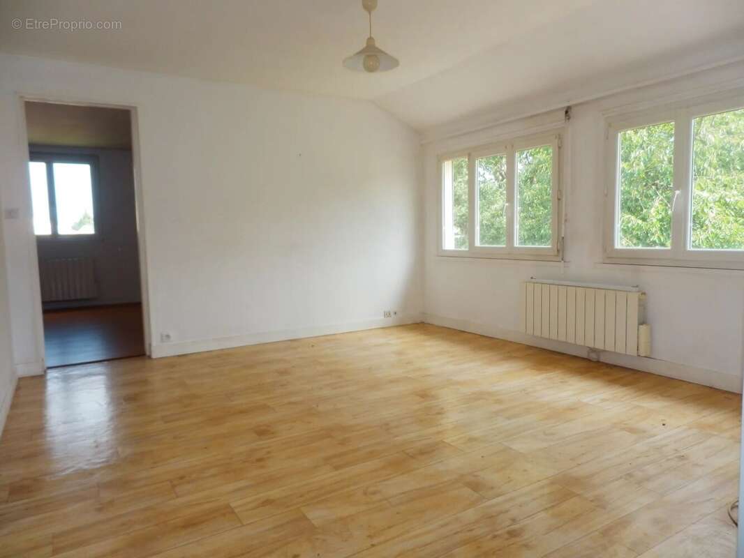 Maison à HONDOUVILLE