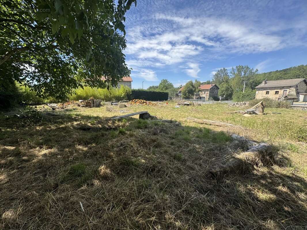 Terrain à SAINT-GERMAIN-LAPRADE