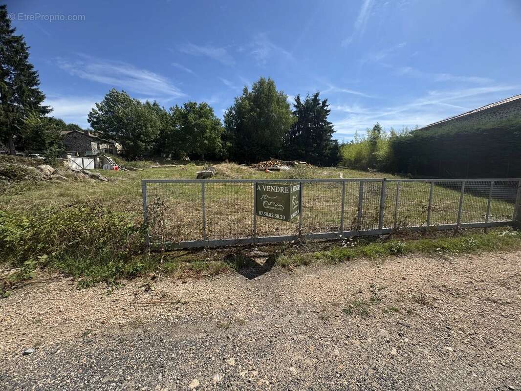 Terrain à SAINT-GERMAIN-LAPRADE