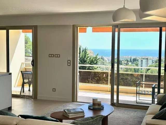 Appartement à LE CANNET