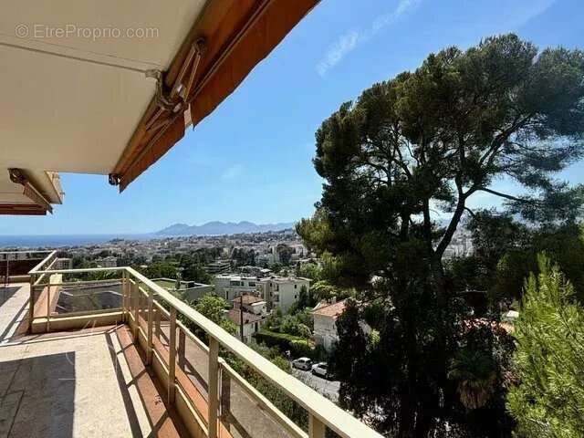 Appartement à LE CANNET