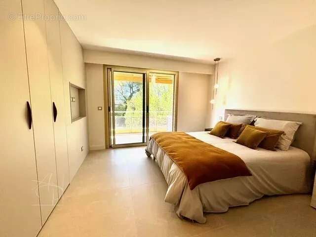 Appartement à LE CANNET