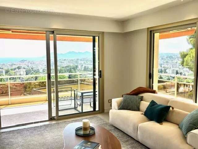 Appartement à LE CANNET