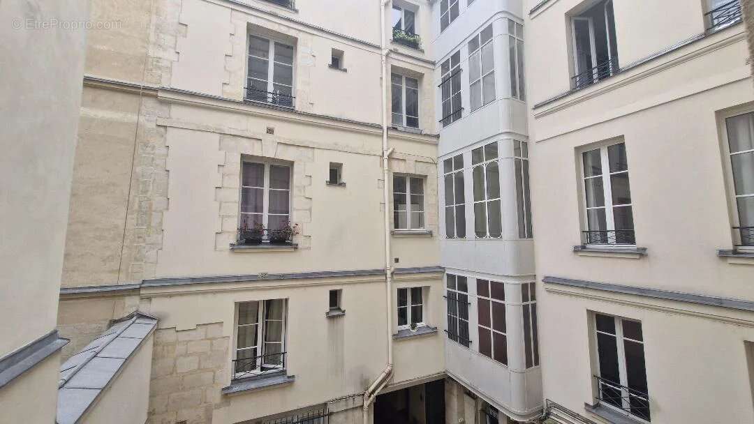 Appartement à PARIS-4E