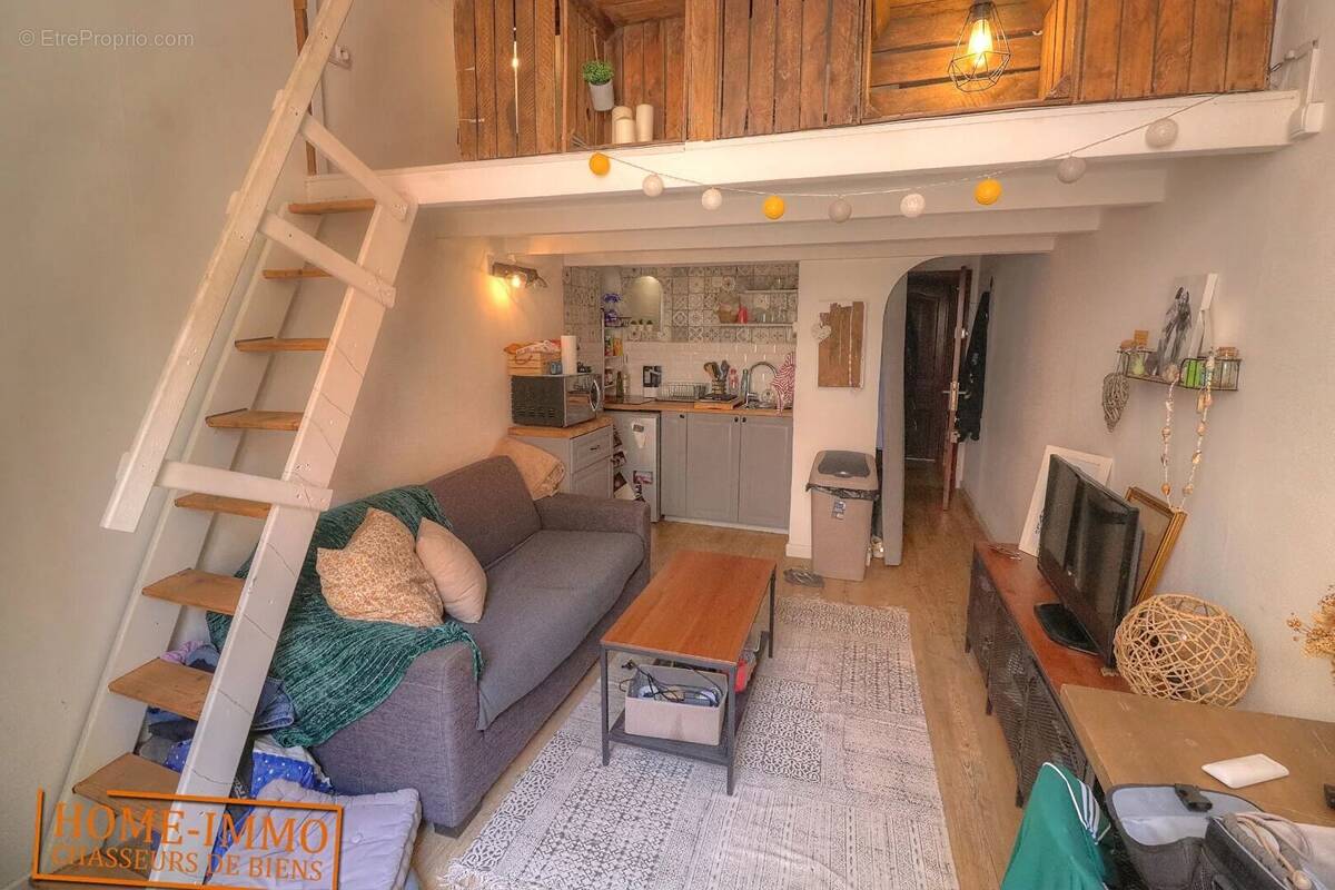 Appartement à VALLAURIS