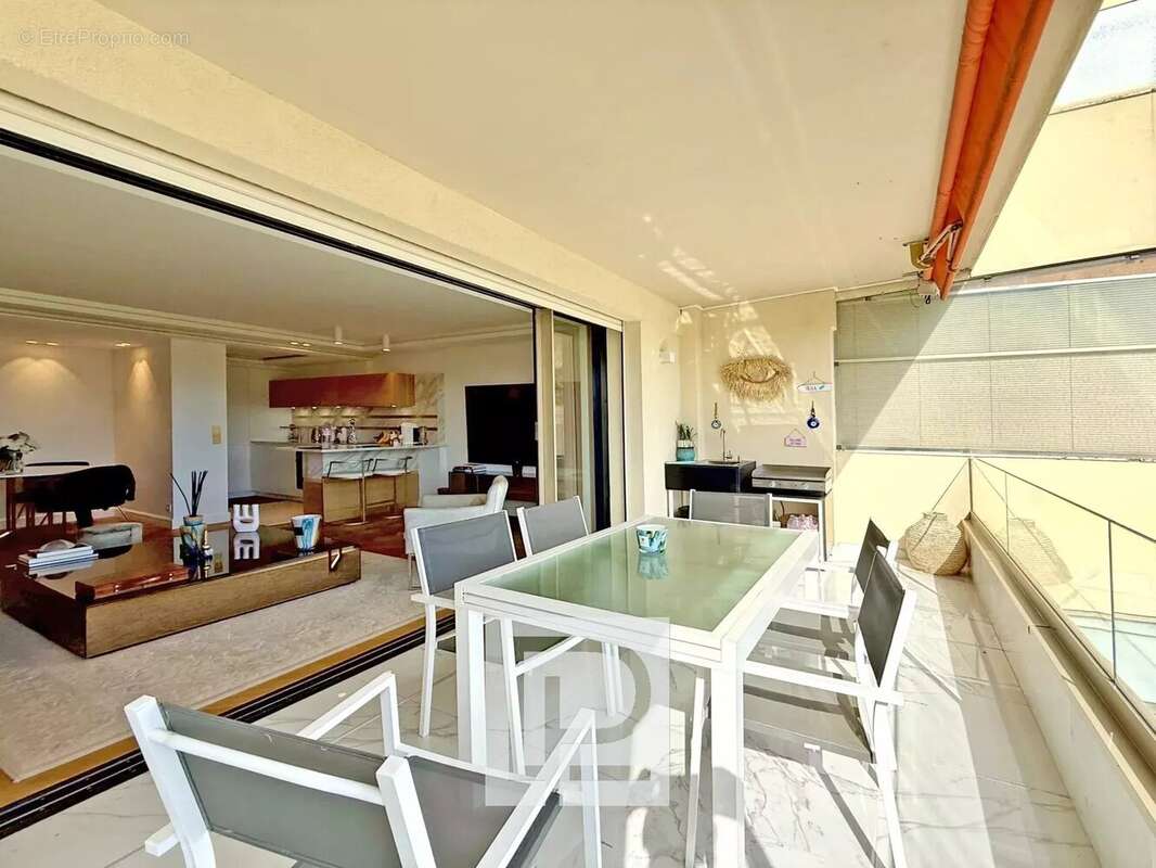 Appartement à LE CANNET