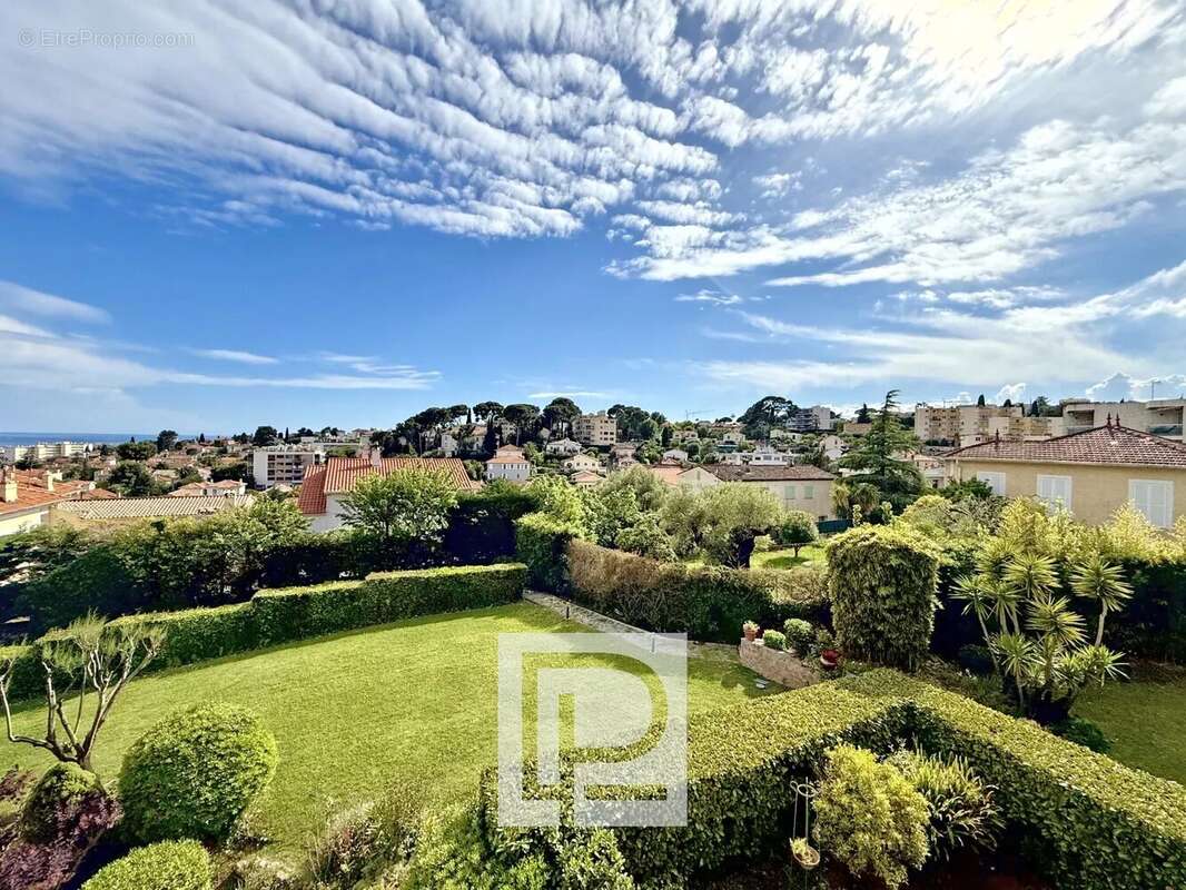 Appartement à LE CANNET