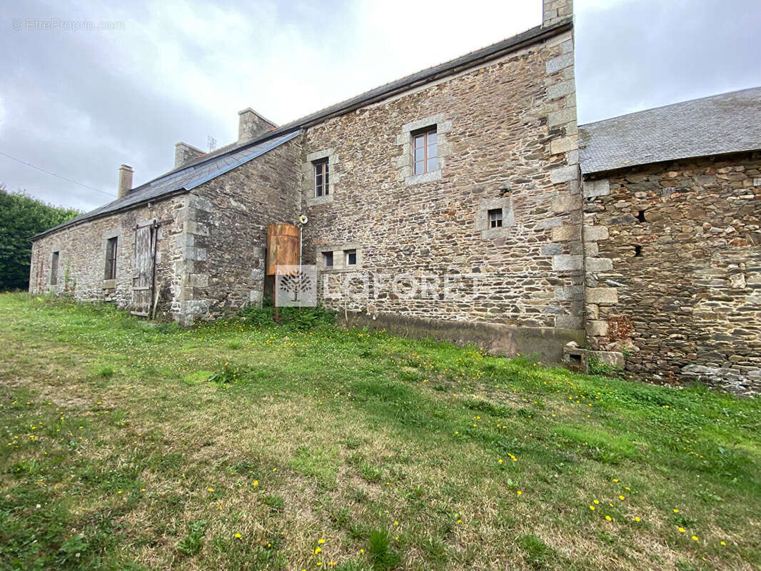 Maison à PLOEZAL