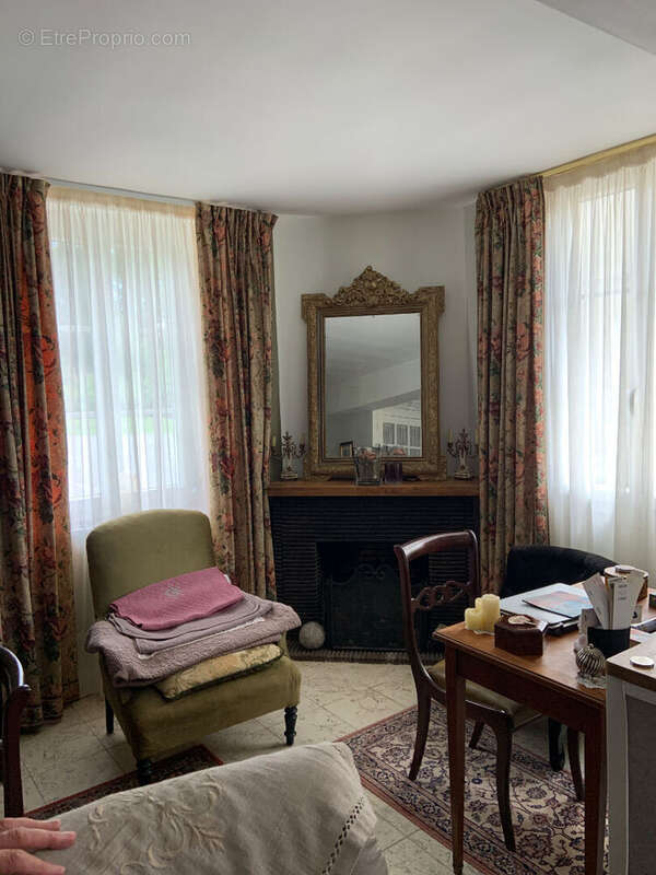 Maison à VIEUX-MOULIN