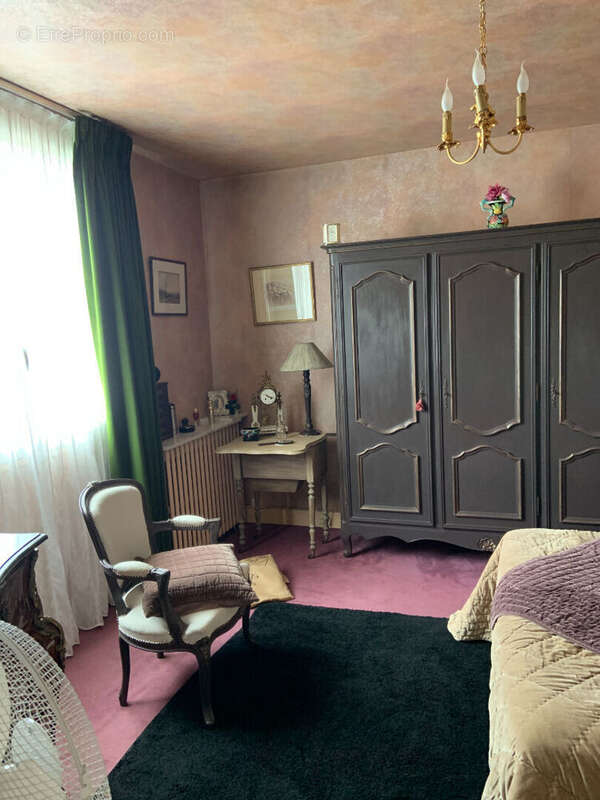 Maison à VIEUX-MOULIN