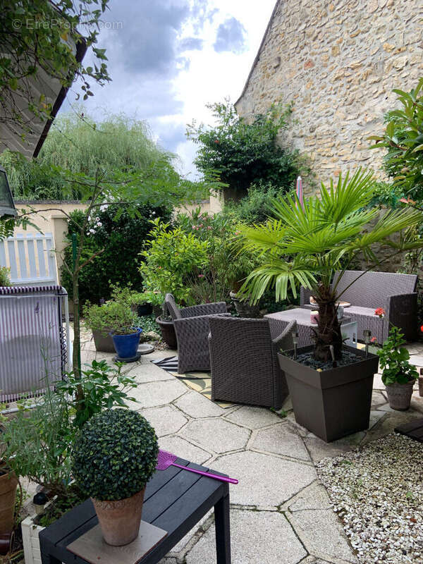 Maison à VIEUX-MOULIN