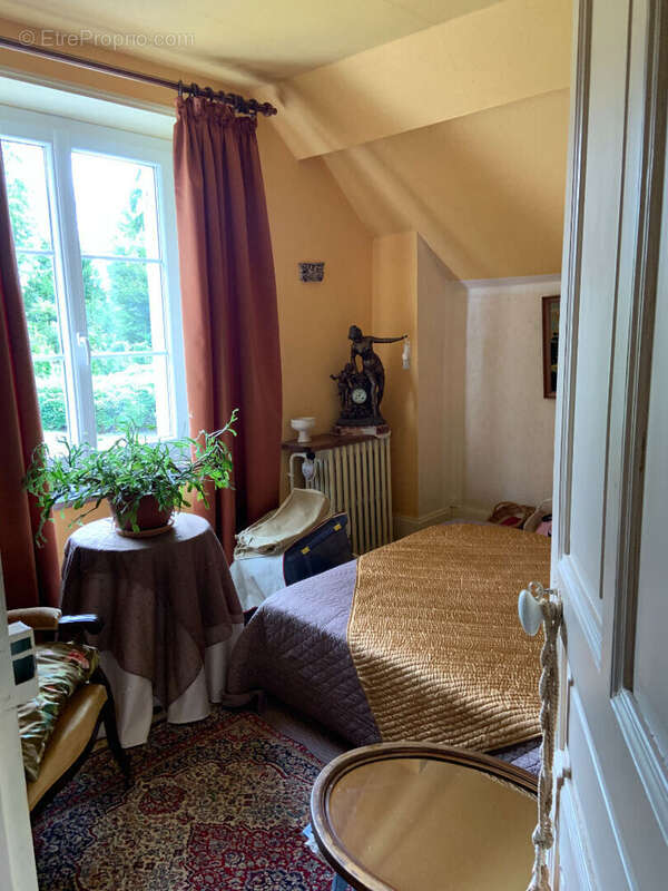 Maison à VIEUX-MOULIN