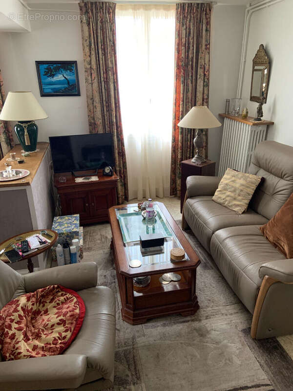 Maison à VIEUX-MOULIN