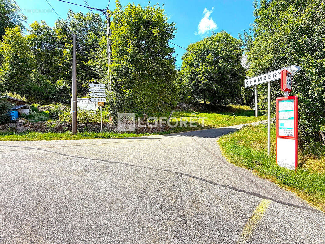Terrain à LES DESERTS