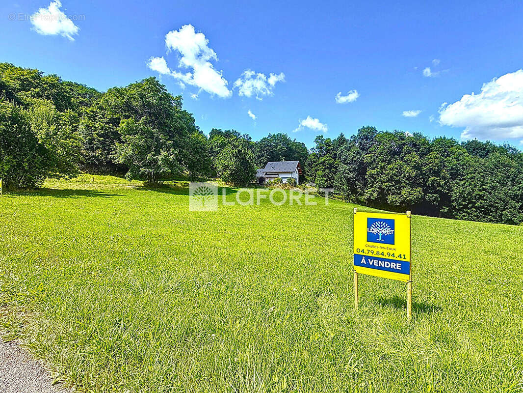 Terrain à LES DESERTS