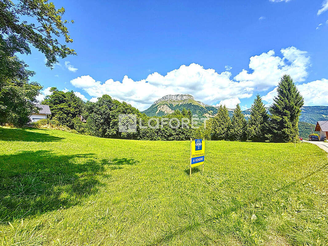 Terrain à LES DESERTS