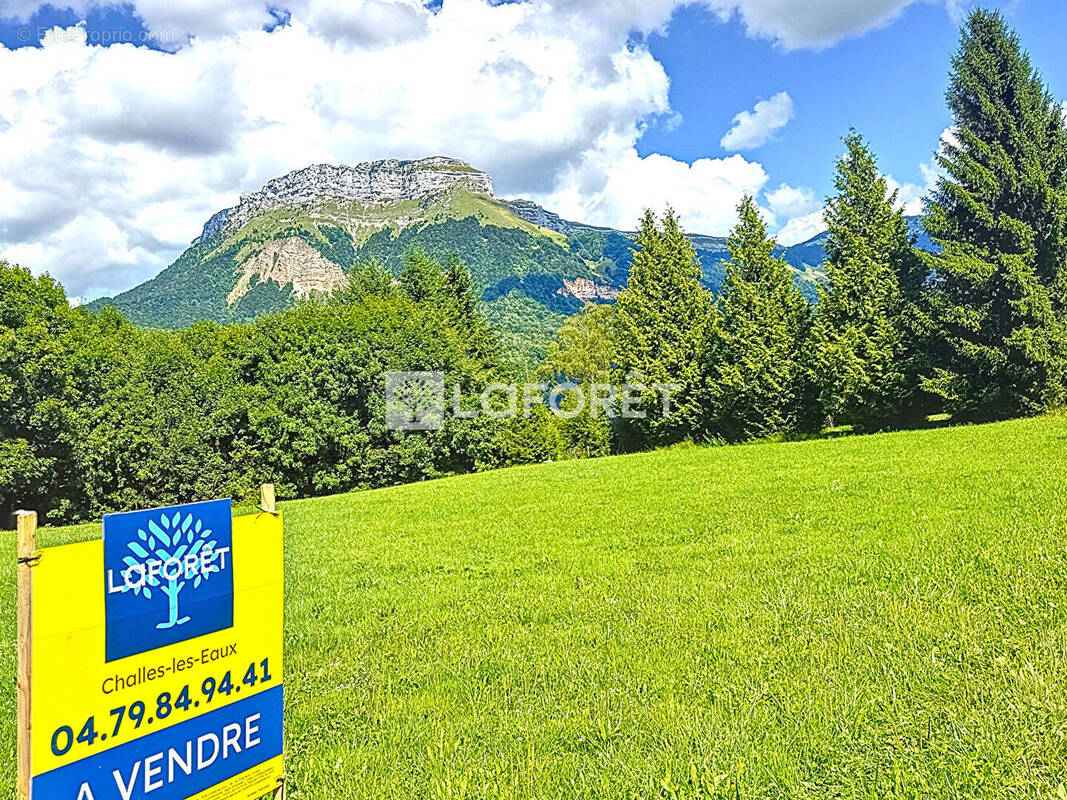 Terrain à LES DESERTS