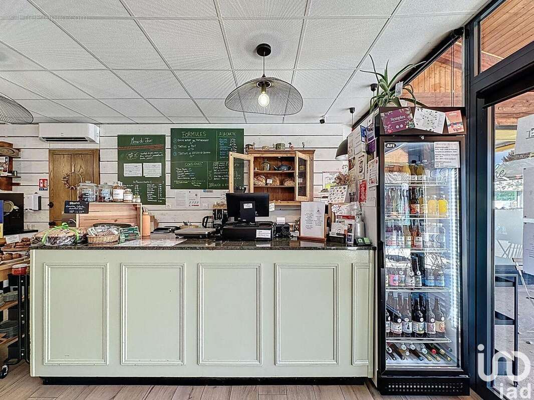 Photo 2 - Commerce à MARCY-L&#039;ETOILE