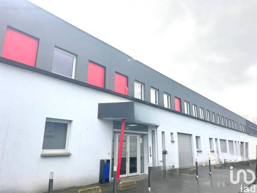 Photo 1 - Commerce à COURCOURONNES