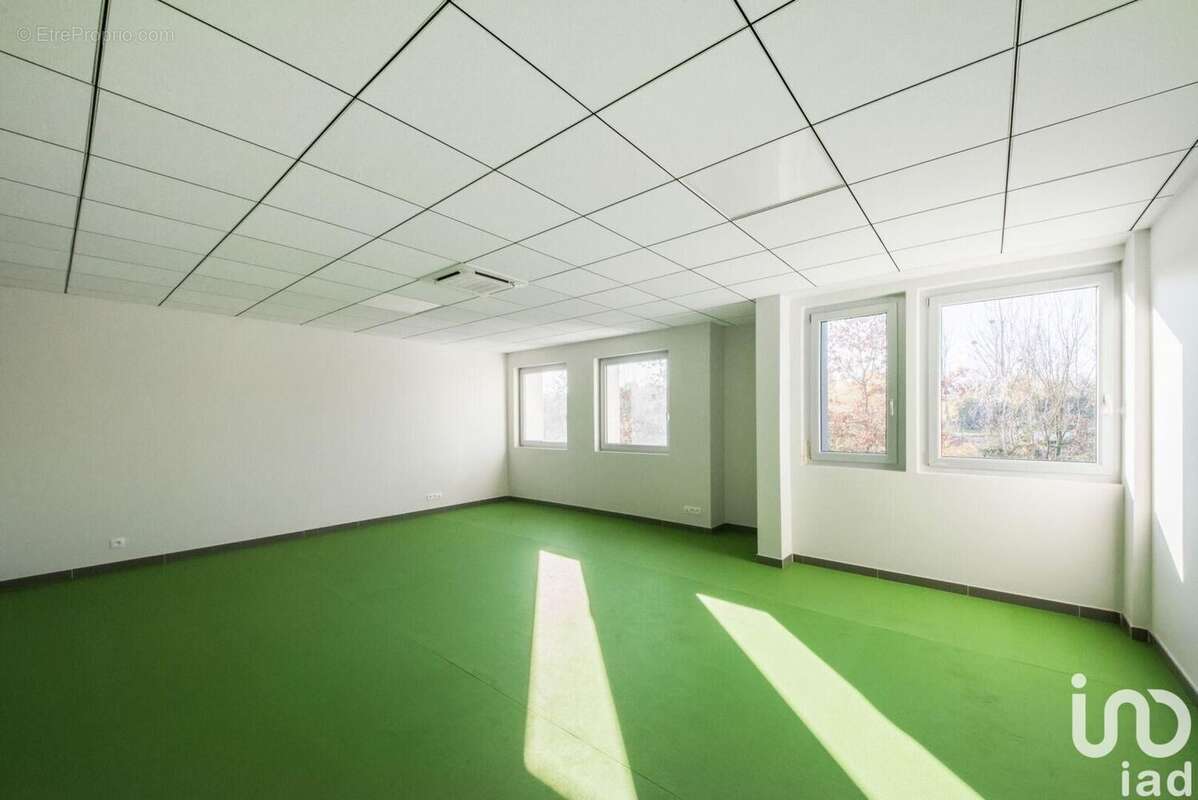 Photo 5 - Commerce à COURCOURONNES