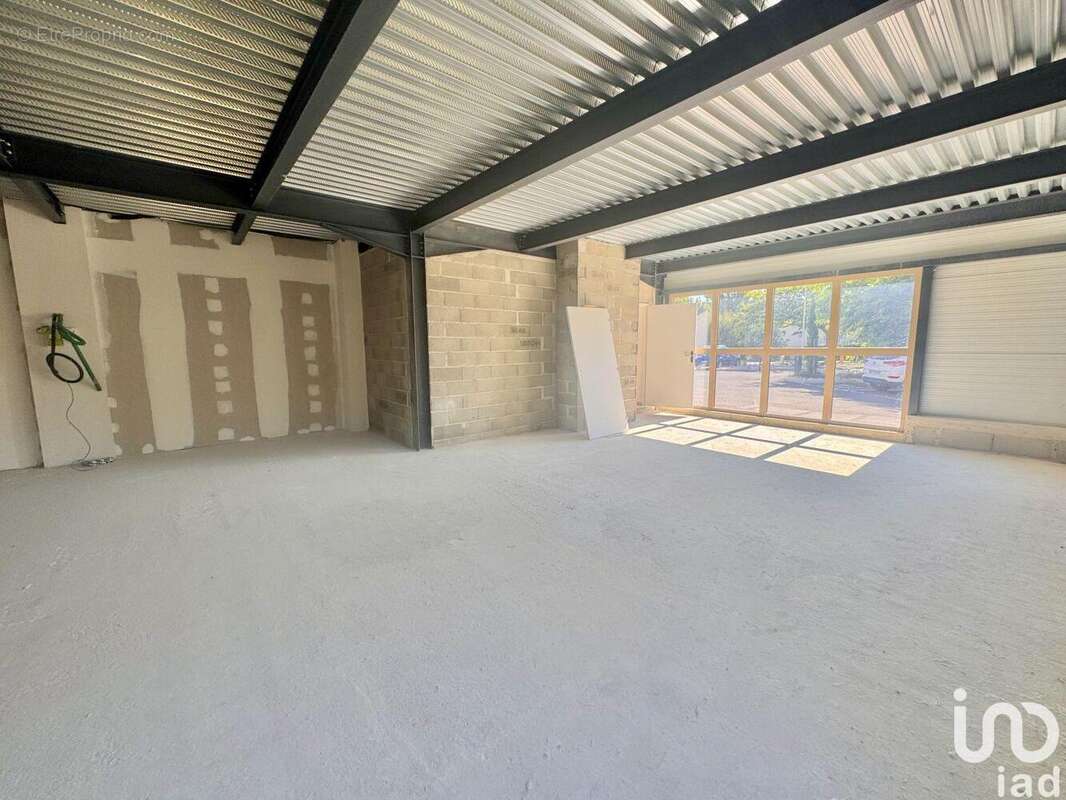 Photo 6 - Commerce à CHATEAURENARD