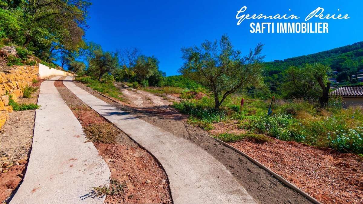 Photo 2 - Terrain à SOLLIES-TOUCAS