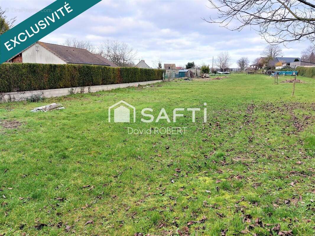 Photo 3 - Terrain à CROUZILLES