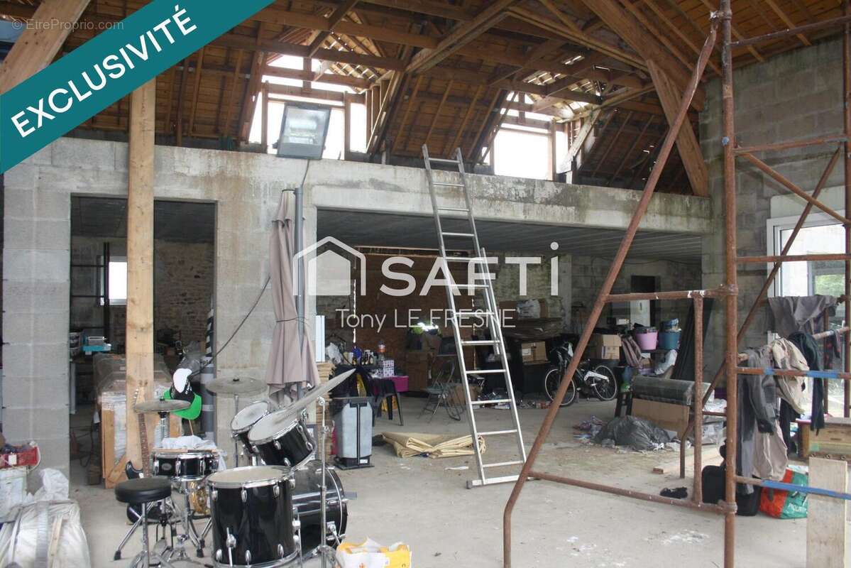 Photo 6 - Maison à SAINT-ALLOUESTRE