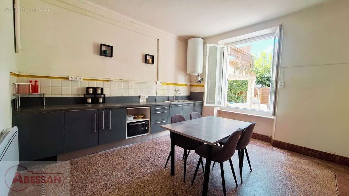 Maison à LEZAN