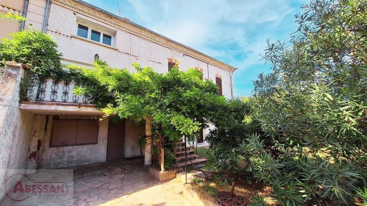 Maison à LEZAN