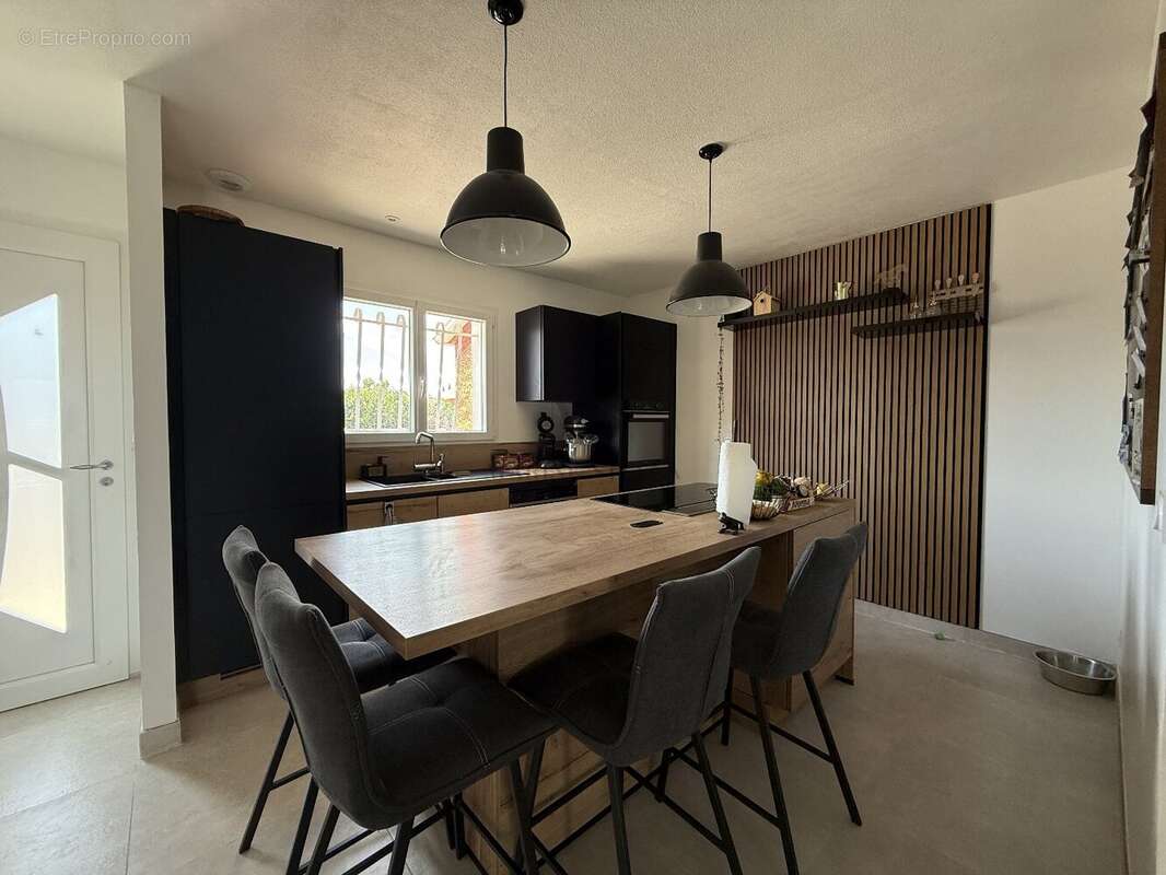 Maison à LEZIGNAN-CORBIERES