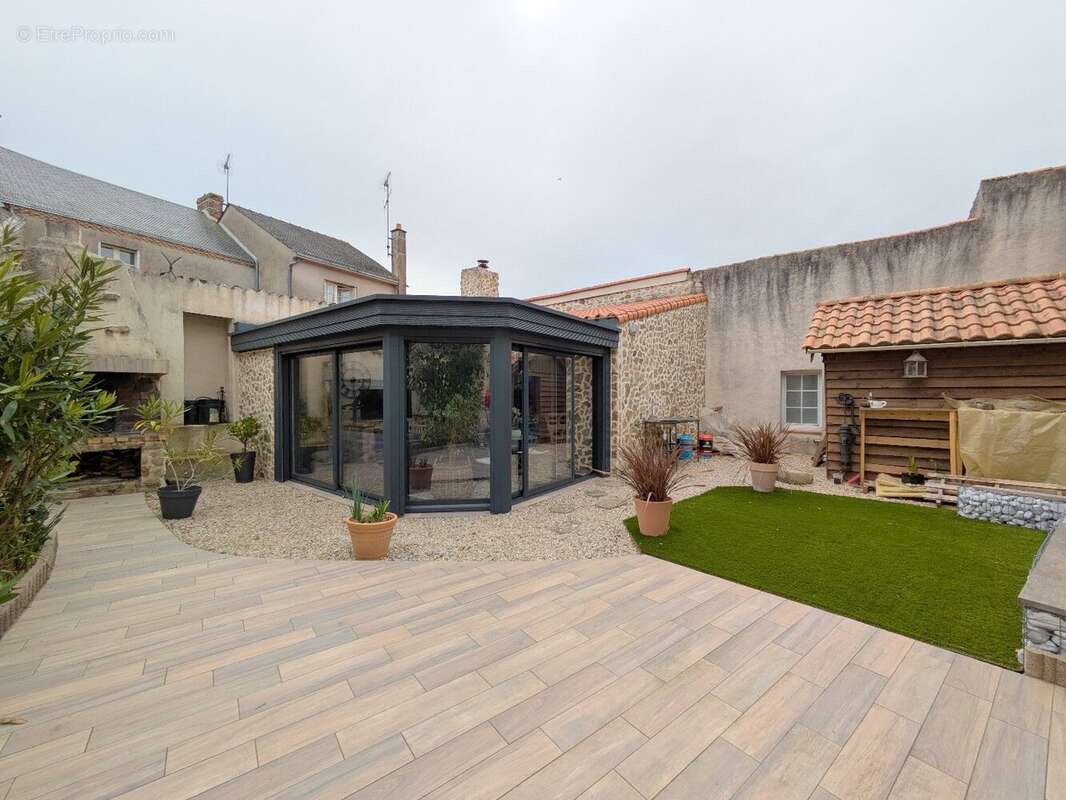 Maison à ROCHESERVIERE