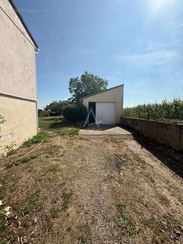 Maison à LES BROUZILS