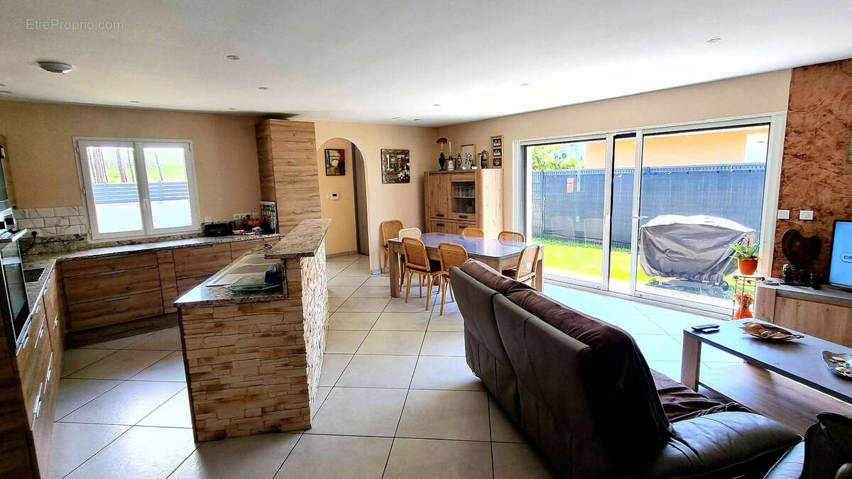 Maison à LIT-ET-MIXE